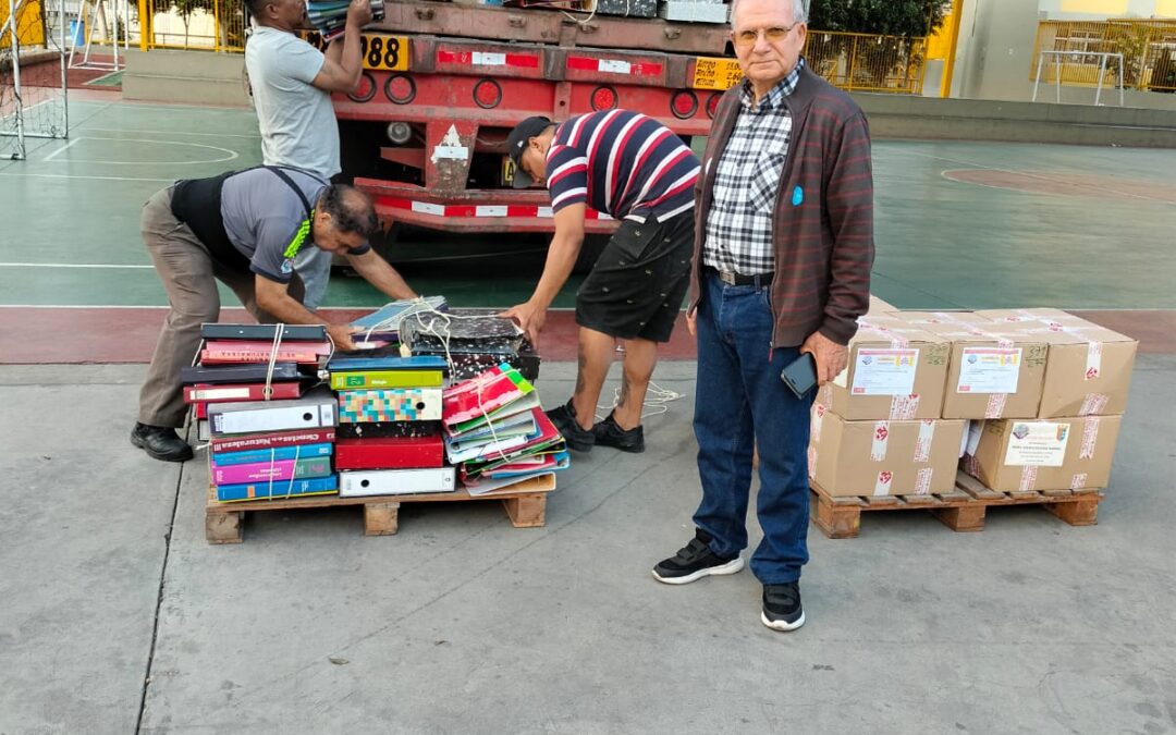 Ha llegado el contenedor a Perú con destino al Instituto de los Hermanos de las Escuelas Cristianas La Salle.